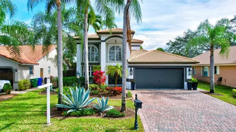 5750 NW 48th Dr, Coral Springs, FL 33067