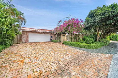2207 NE 15th Ct, Fort Lauderdale, FL 33304
