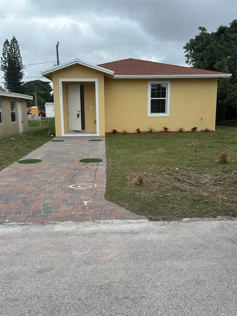1083 Highland Rd, Lantana, FL 33462