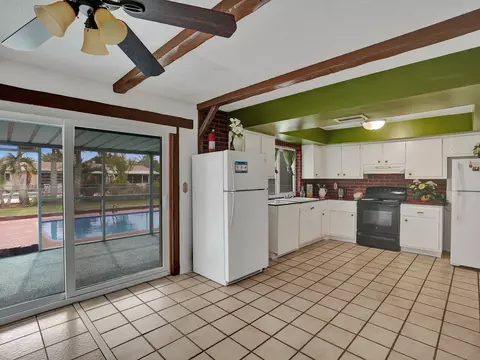 6660 SW 6th St, Margate, FL 33068 photo 8