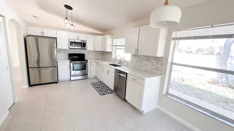 6150 NW 43rd Ave, Coconut Creek, FL 33073