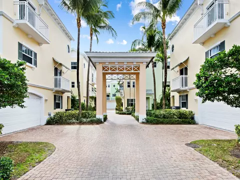 701 SE 16th St #5, Fort Lauderdale, FL 33316