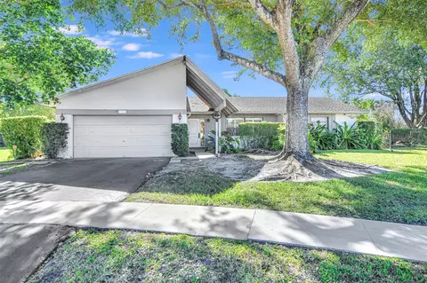 21512 Woodchuck Ln, Boca Raton, FL 33428