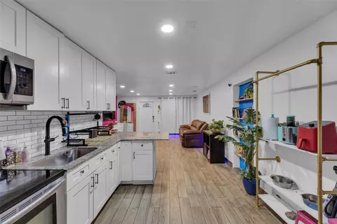 5907 S Farragut Dr, Hollywood, FL 33021