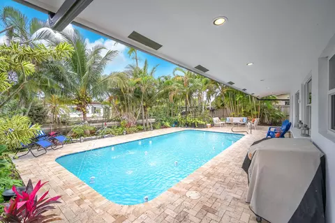 3639 NW 17th Ter, Oakland Park, FL 33309