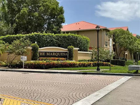 11601 SW 2nd St #21206, Pembroke Pines, FL 33025