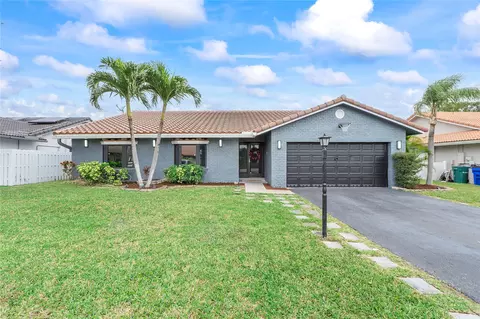 7907 NW 19th St, Margate, FL 33063