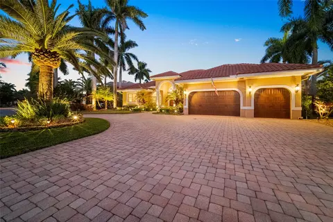 6357 NW 120th Dr, Coral Springs, FL 33076