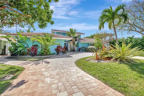 2036 Ocean Mist Dr, Pompano Beach, FL 33062
