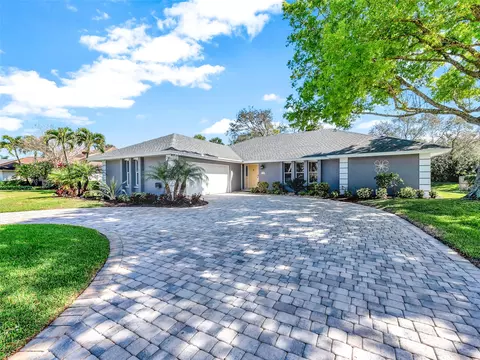 610 39th Ct SW, Vero Beach, FL 32968