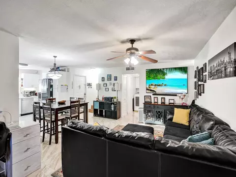 2372 NW 36th Ave #2372, Coconut Creek, FL 33066