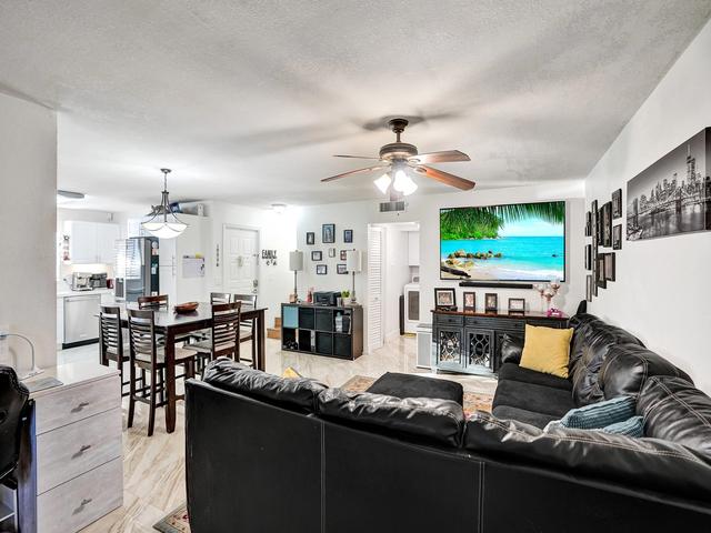 2372 NW 36th Ave #2372, Coconut Creek, FL 33066
