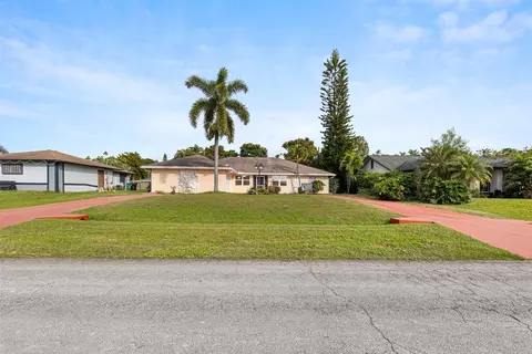 1457 SE Ladner St, Port Saint Lucie, FL 34983