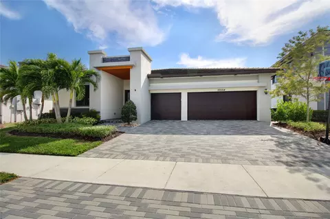 10554 N Lago Vista Cir, Parkland, FL 33076