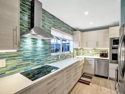 801 NE 1st St #7, Fort Lauderdale, FL 33301