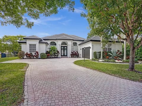 8324 NW 44th St, Coral Springs, FL 33065