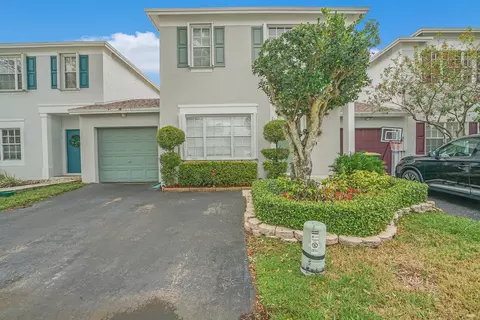 9671 Santa Rosa Dr #471, Tamarac, FL 33321