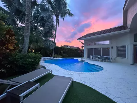 750 Bayside Ln, Weston, FL 33326