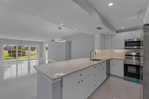 2800 N Palm Aire Dr #108, Pompano Beach, FL 33069