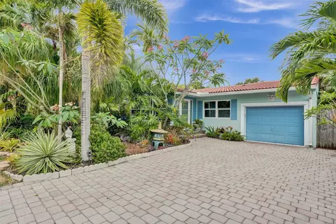 809 NE 16th Ct, Fort Lauderdale, FL 33305