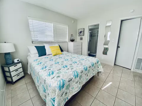 3220 NE 10th St #7, Pompano Beach, FL 33062