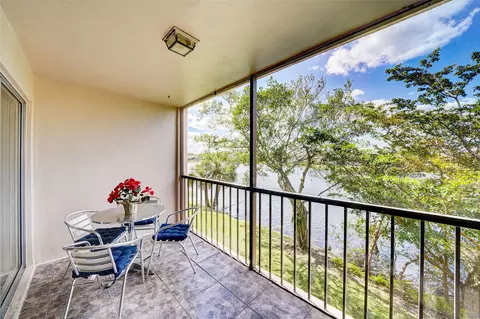 4025 N Nob Hill Rd #210, Sunrise, FL 33351