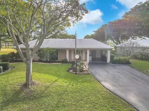 3735 Oaks Clubhouse Dr #3735, Pompano Beach, FL 33069