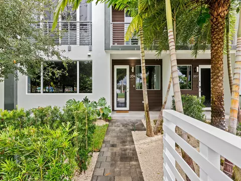 700 NE 14th Ave #204, Fort Lauderdale, FL 33304