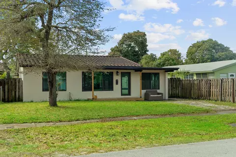 600 NE 14th Pl, Fort Lauderdale, FL 33304
