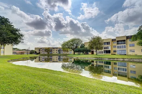 6300 NW 62nd St #209, Tamarac, FL 33319