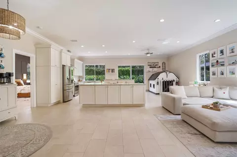 4816 NW 53rd Cir, Coconut Creek, FL 33073