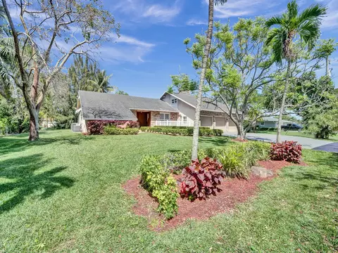 12001 Tara Dr, Plantation, FL 33325