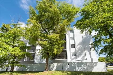 7501 NW 16th St #3210, Plantation, FL 33313