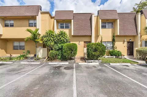 5617 Blueberry Ct #149, Lauderhill, FL 33313