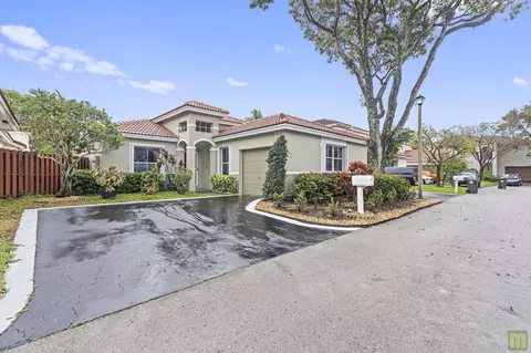 534 NW 47th Ter, Coconut Creek, FL 33063