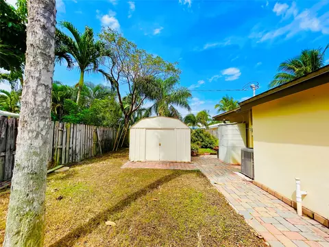 151 SE 3rd St, Pompano Beach, FL 33060 photo 22