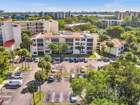 2306 S Cypress Bend Dr #416, Pompano Beach, FL 33069