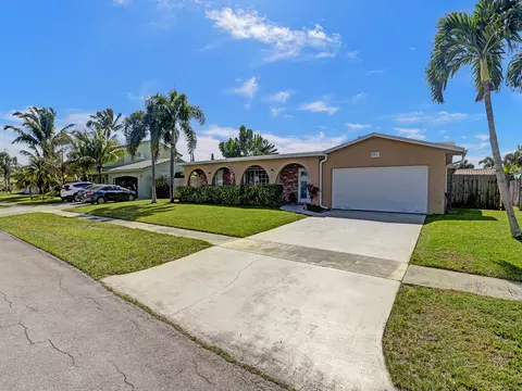 3951 NW 5 St, Coconut Creek, FL 33066