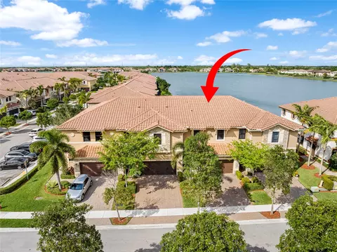 9595 Town Parc Cir N, Parkland, FL 33076