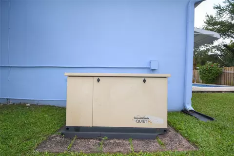 209 N 31st Rd, Hollywood, FL 33021 photo 56