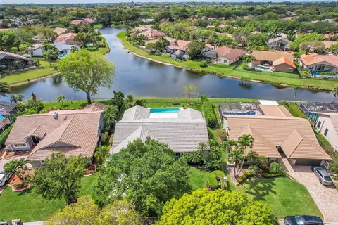 8784 NW 54th St, Coral Springs, FL 33067