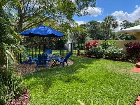 2714 Kelly Brooke Ln, Deerfield Beach, FL 33442