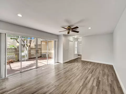 10923 Chandler Dr, Hollywood, FL 33026