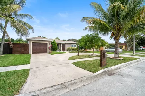 851 SW 49th Way, Margate, FL 33068