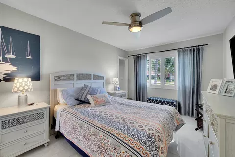 331 SE 5th Ter, Pompano Beach, FL 33060 photo 17