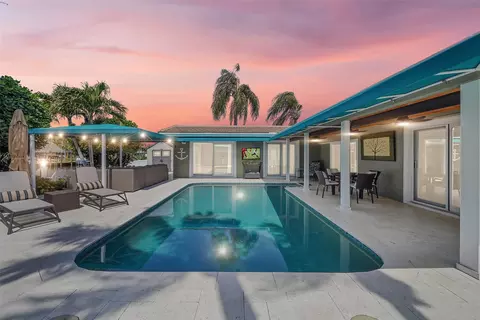 331 SE 5th Ter, Pompano Beach, FL 33060 photo 2