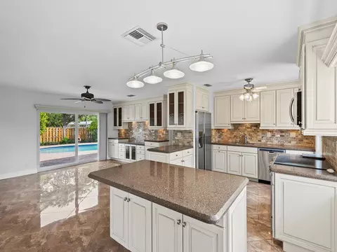 2350 NE 13th St, Pompano Beach, FL 33062