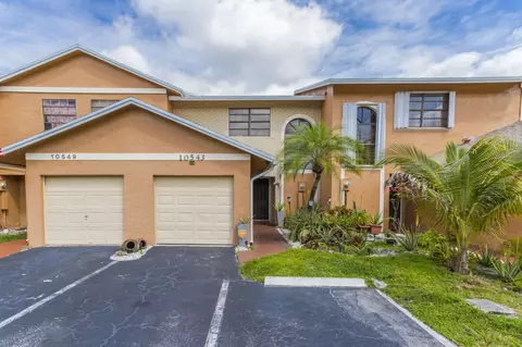 10543 NW 3rd St, Pembroke Pines, FL 33026