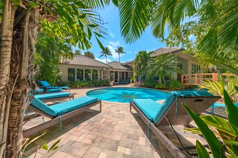 2525 Barcelona Dr, Fort Lauderdale, FL 33301