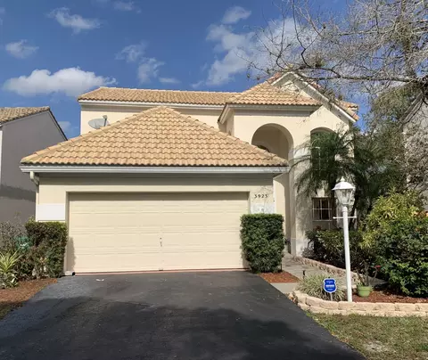 3923 Jasmine Ln, Coral Springs, FL 33065